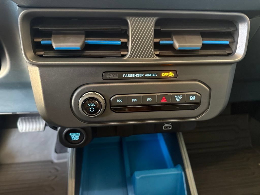 Certified 2025 Ford Maverick XLT w/ XLT Luxury Package FWD image 12