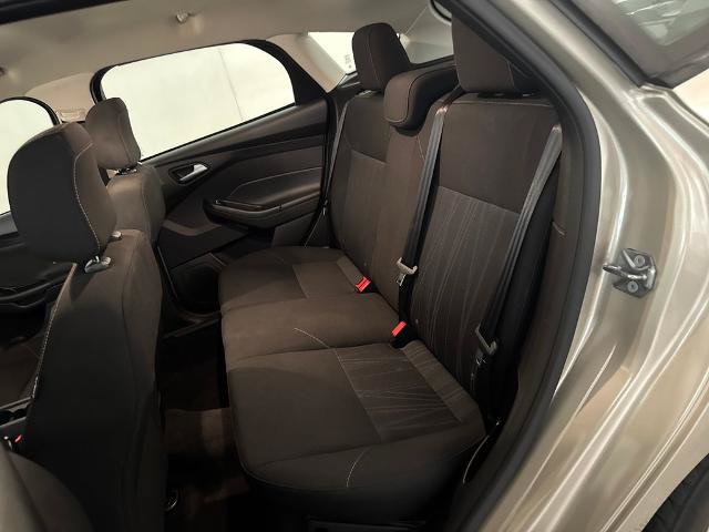 Certified 2018 Ford Focus SE FWD image 30