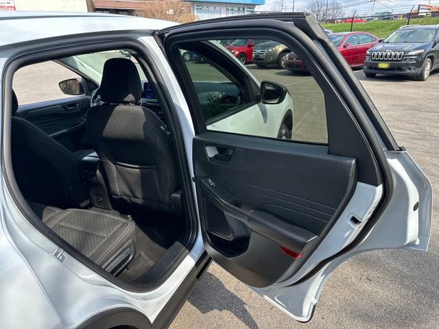 Certified 2025 Ford Escape Active w/ Cold Weather Package AWD/4WD image 17