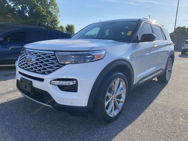 Certified 2023 Ford Explorer Platinum w/ Technology Package AWD/4WD image 3
