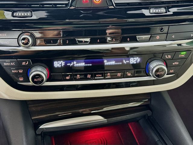 Used 2021 BMW 530i xDrive w/ Premium Package image 19