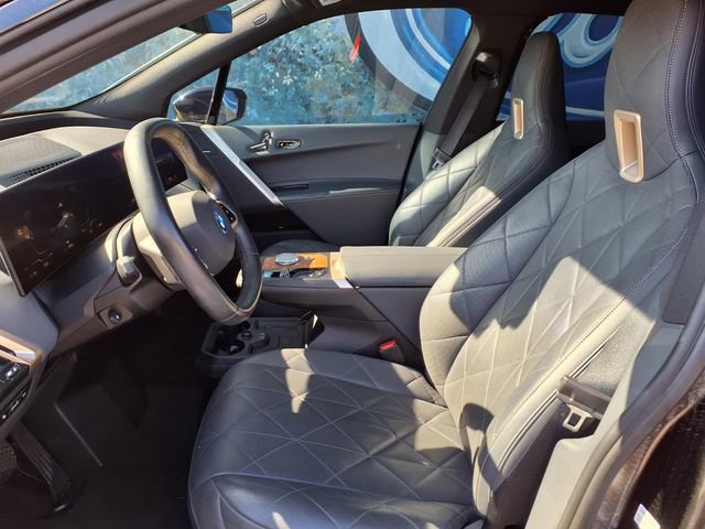 Used 2022 BMW iX xDrive50 w/ Premium Package AWD/4WD image 15