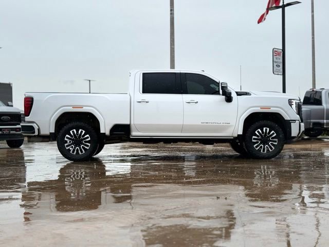 Used 2025 GMC Sierra 3500 Denali Ultimate AWD/4WD image 7