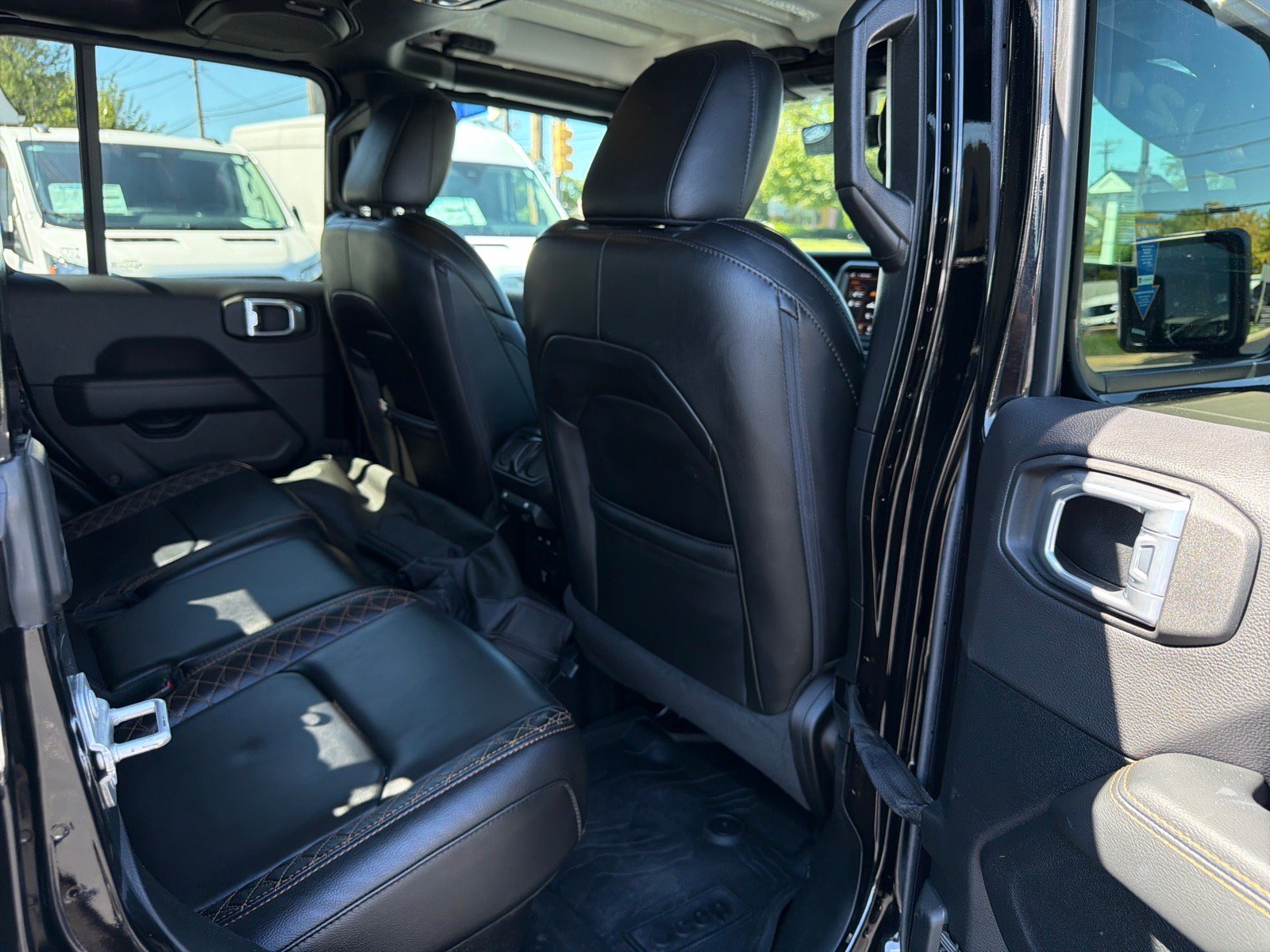 Used 2021 Jeep Gladiator Overland AWD/4WD image 23