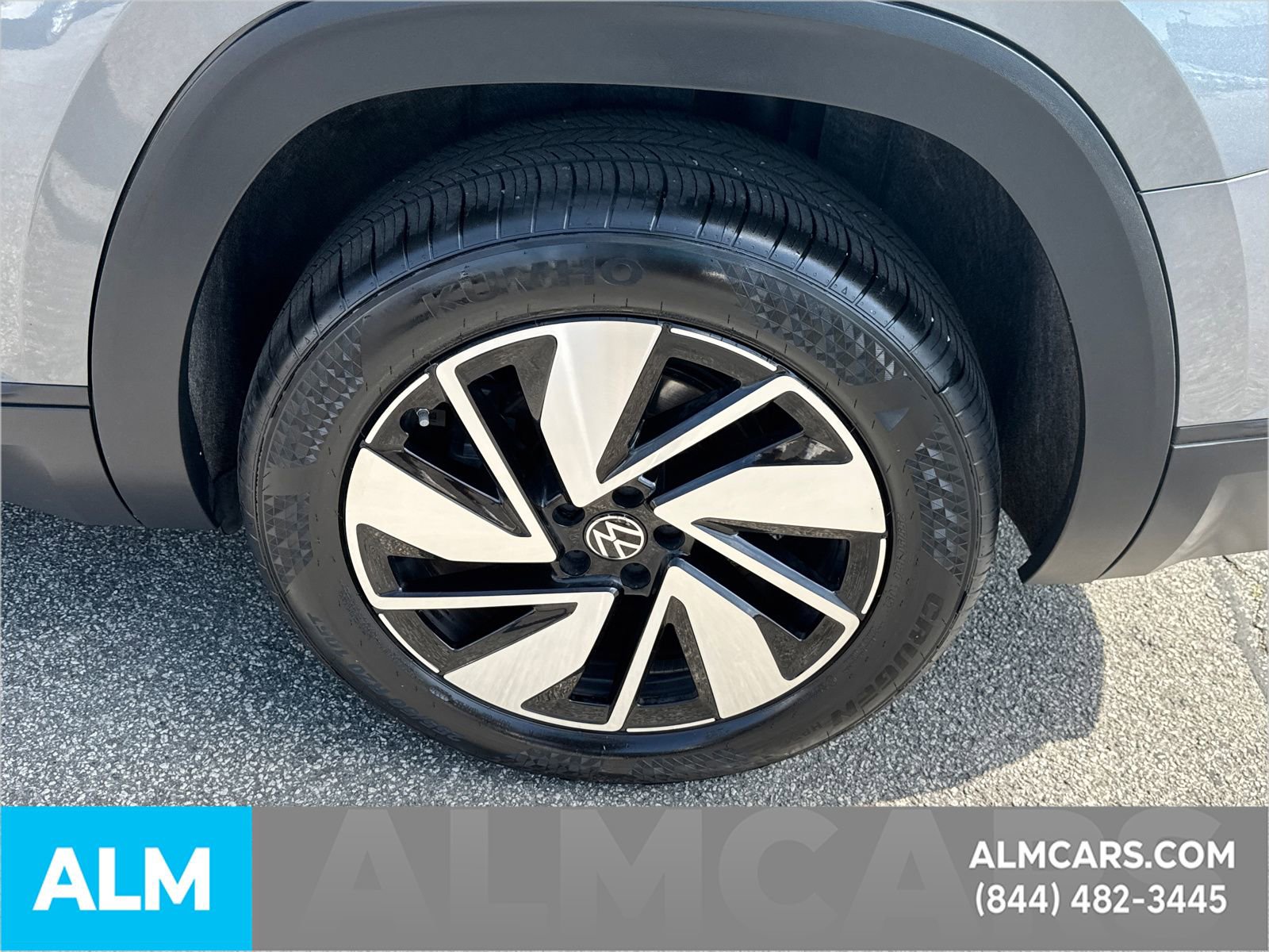 Used 2025 Volkswagen Atlas SE FWD image 26