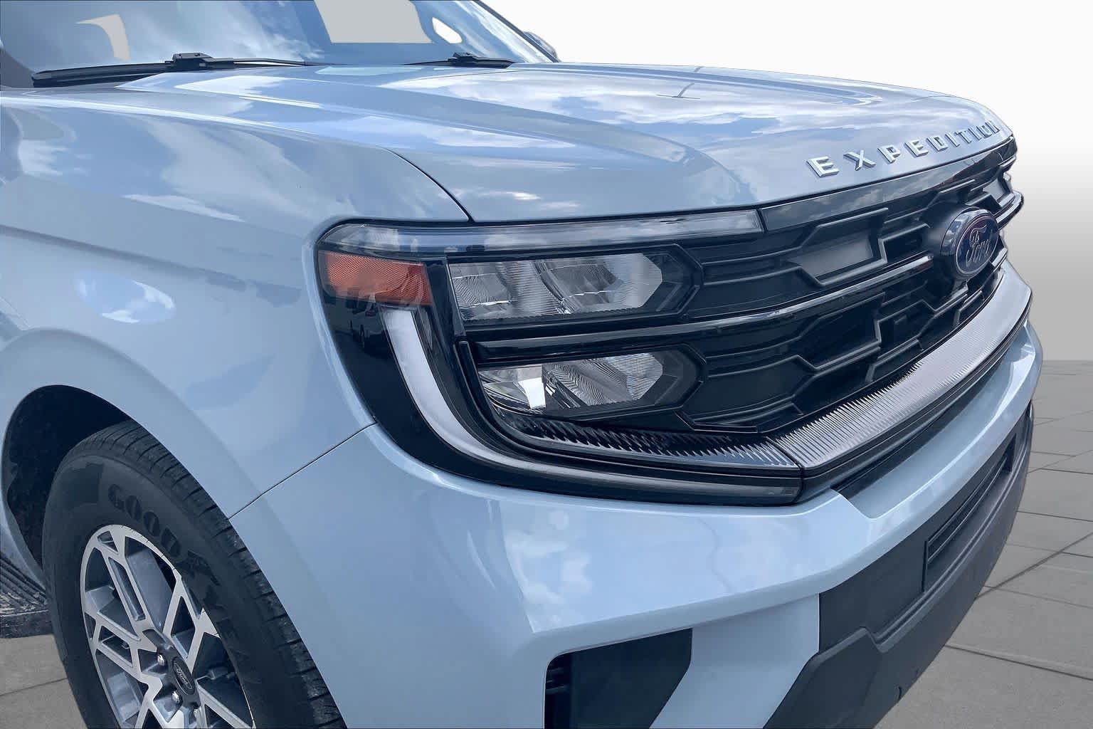 Certified 2025 Ford Expedition Active RWD image 28