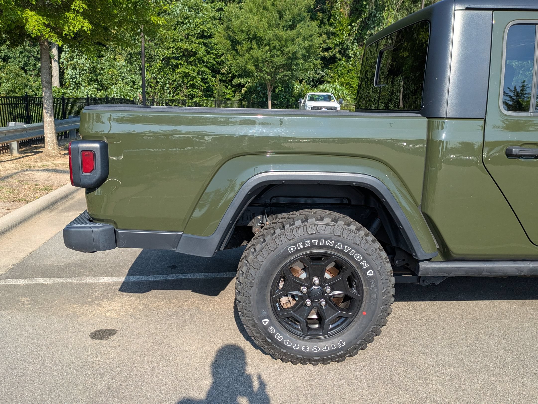 Used 2021 Jeep Gladiator Sport AWD/4WD image 36