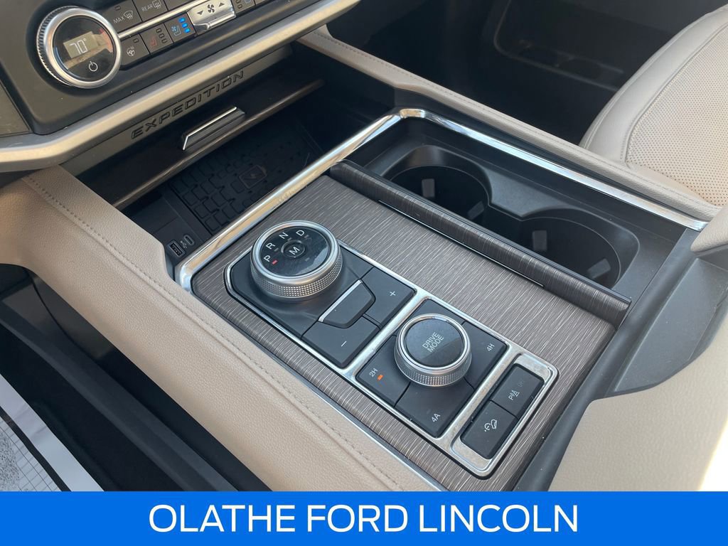 Certified 2022 Ford Expedition Limited image 28