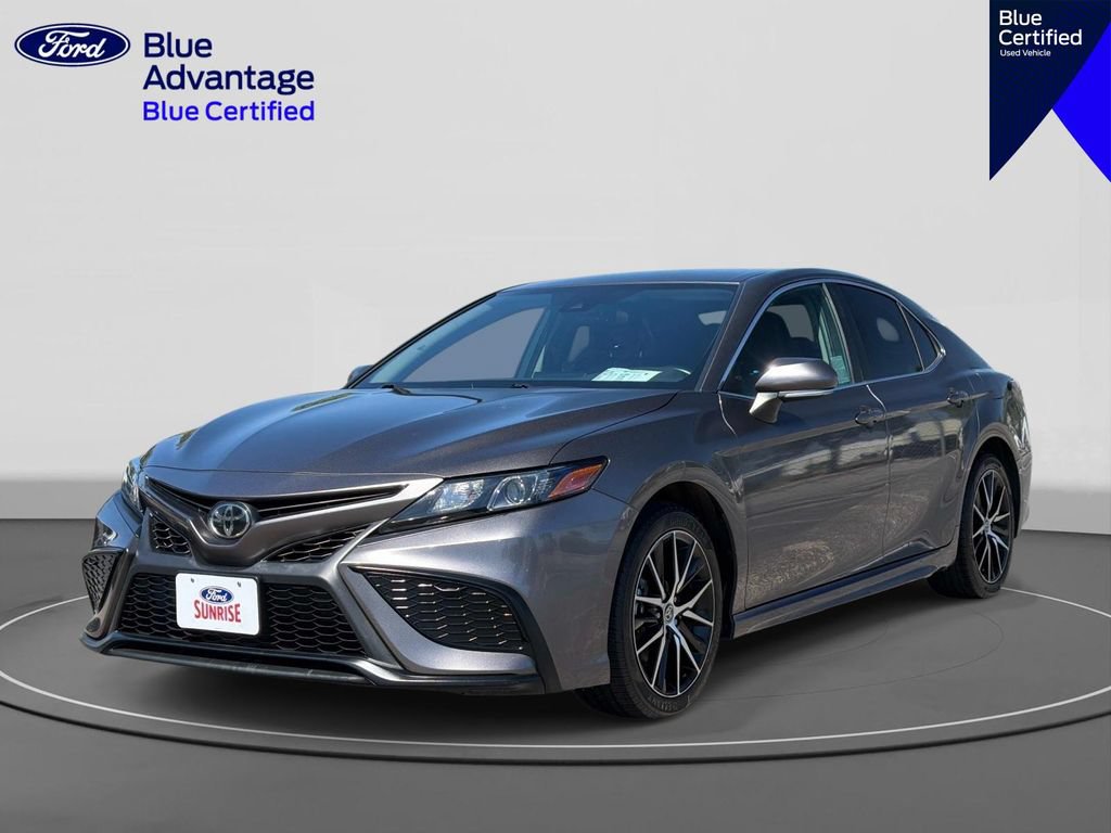 Used 2024 Toyota Camry SE FWD image 1