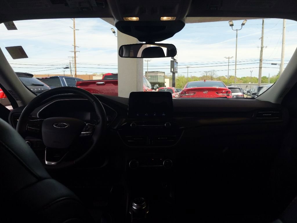 Certified 2022 Ford Escape SEL w/ SEL Stealth AWD Package image 16