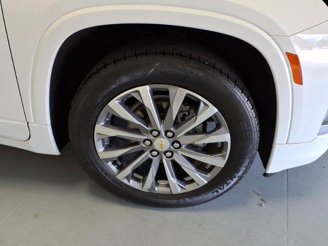 Used 2023 Chevrolet Traverse Premier FWD image 9