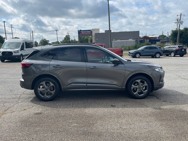 Certified 2024 Ford Escape ST-Line AWD/4WD image 4