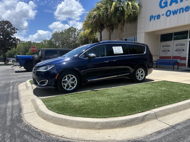 Used 2020 Chrysler Pacifica Limited w/ Advanced Safetytec Group FWD image 9