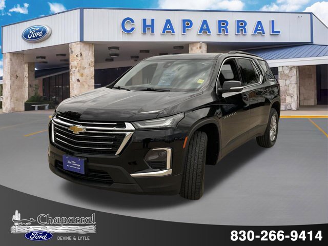 Used 2023 Chevrolet Traverse LT FWD image 2