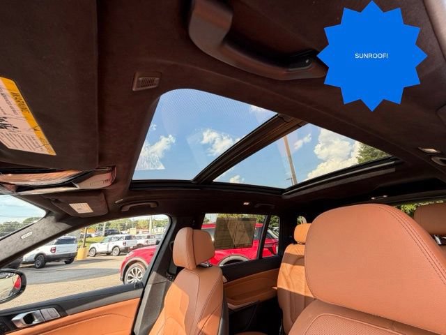 Used 2021 BMW X7 xDrive40i w/ M Sport Package AWD/4WD image 33