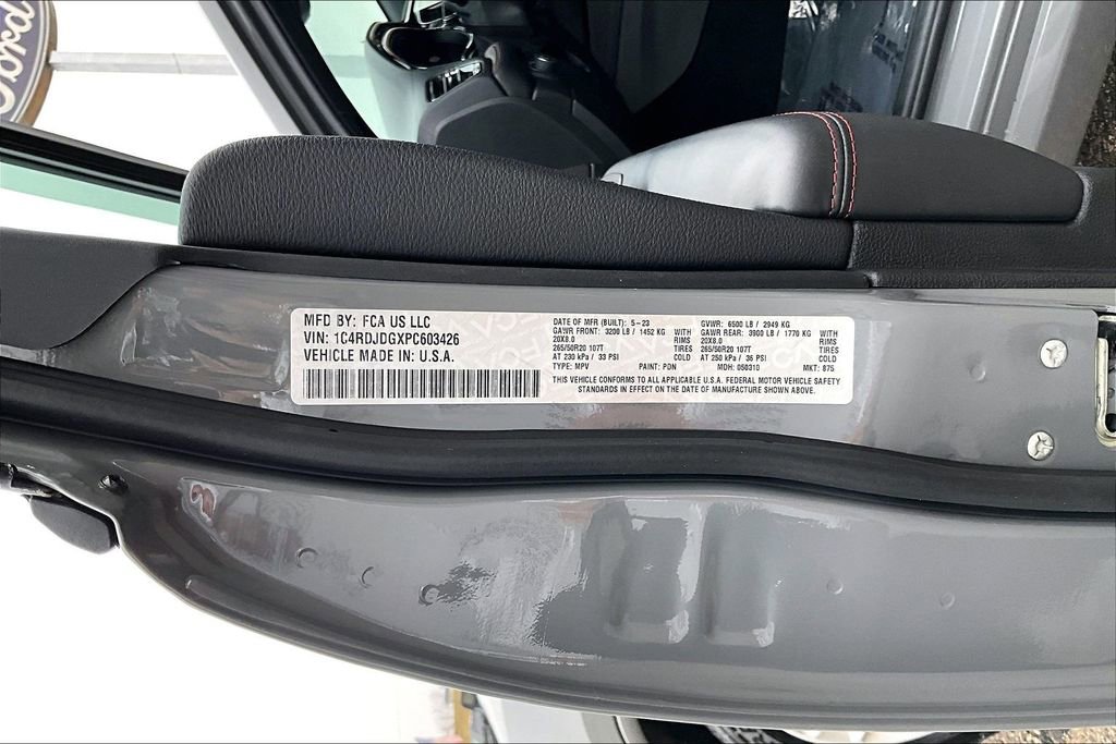 Used 2023 Dodge Durango GT image 33