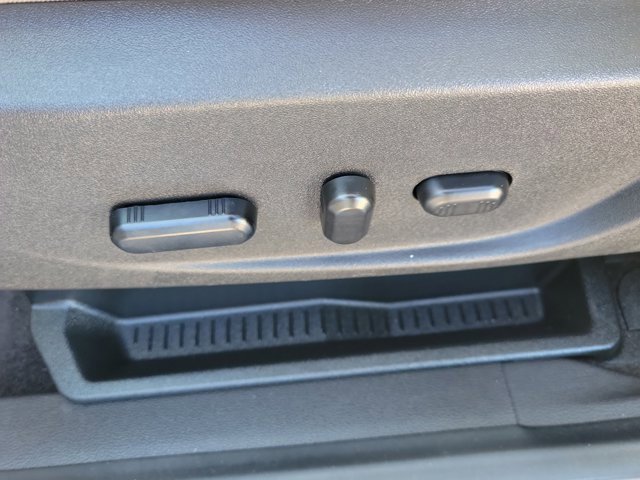 Certified 2018 Ford Escape SEL w/ Ford Safe & Smart Package image 19