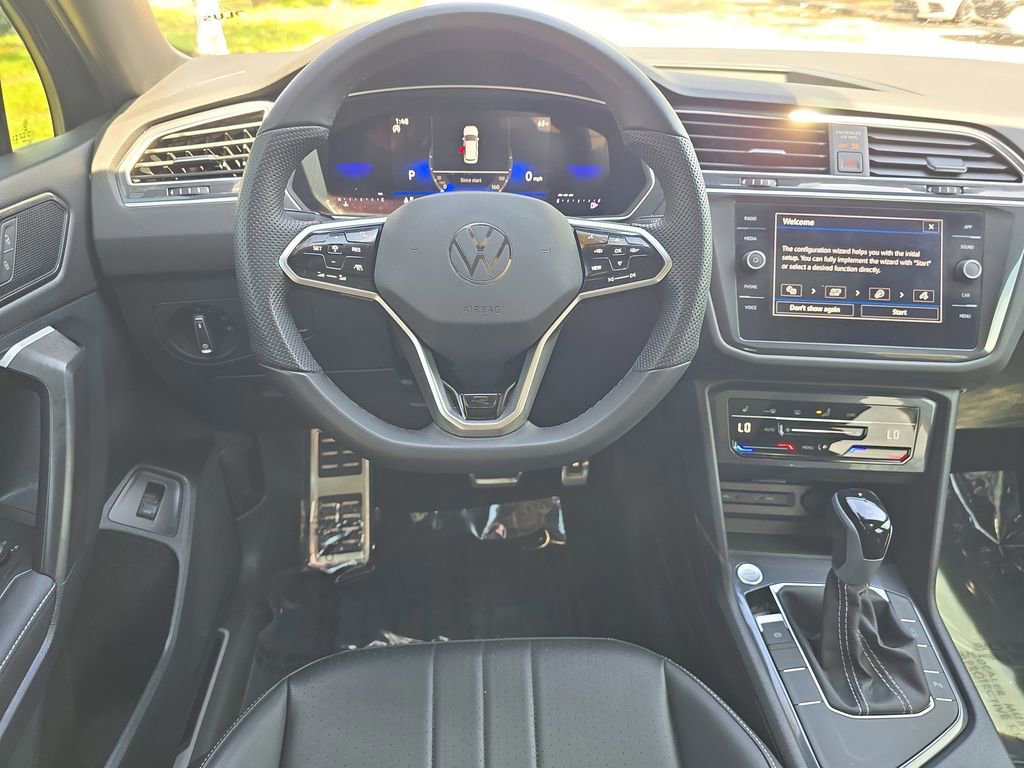 Used 2024 Volkswagen Tiguan SE R-Line image 12