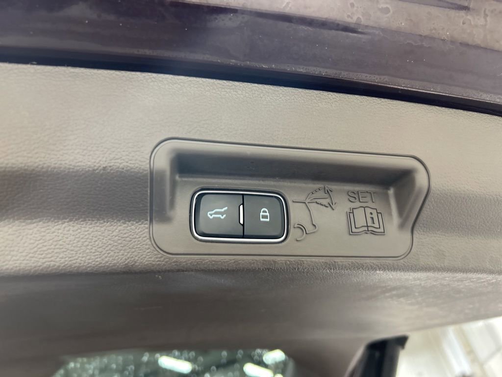 Certified 2023 Ford Explorer Platinum w/ Premium Technology Package image 38