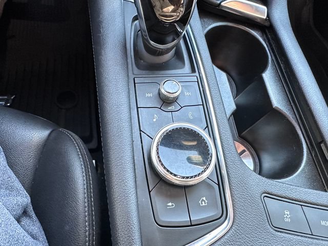 Used 2021 Cadillac XT5 Luxury w/ LPO, Floor Liner Package FWD image 14