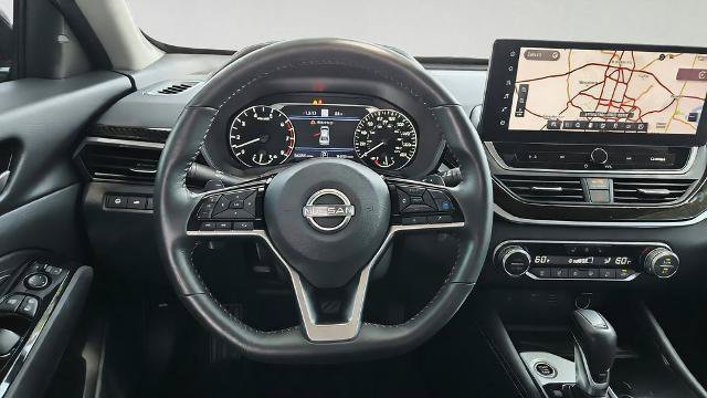 Used 2023 Nissan Altima 2.0 SR FWD image 28