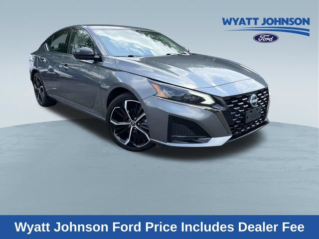 Used 2024 Nissan Altima 2.5 SR FWD image 1