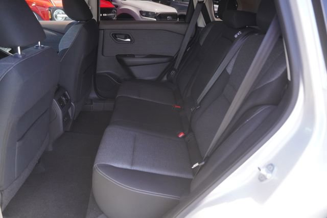 Used 2022 Nissan Rogue SV FWD image 12