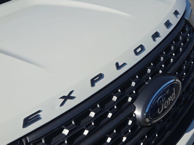Certified 2021 Ford Explorer XLT w/ Equipment Group 202A RWD image 33