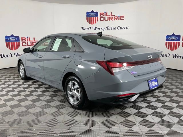 Used 2021 Hyundai Elantra SE image 3