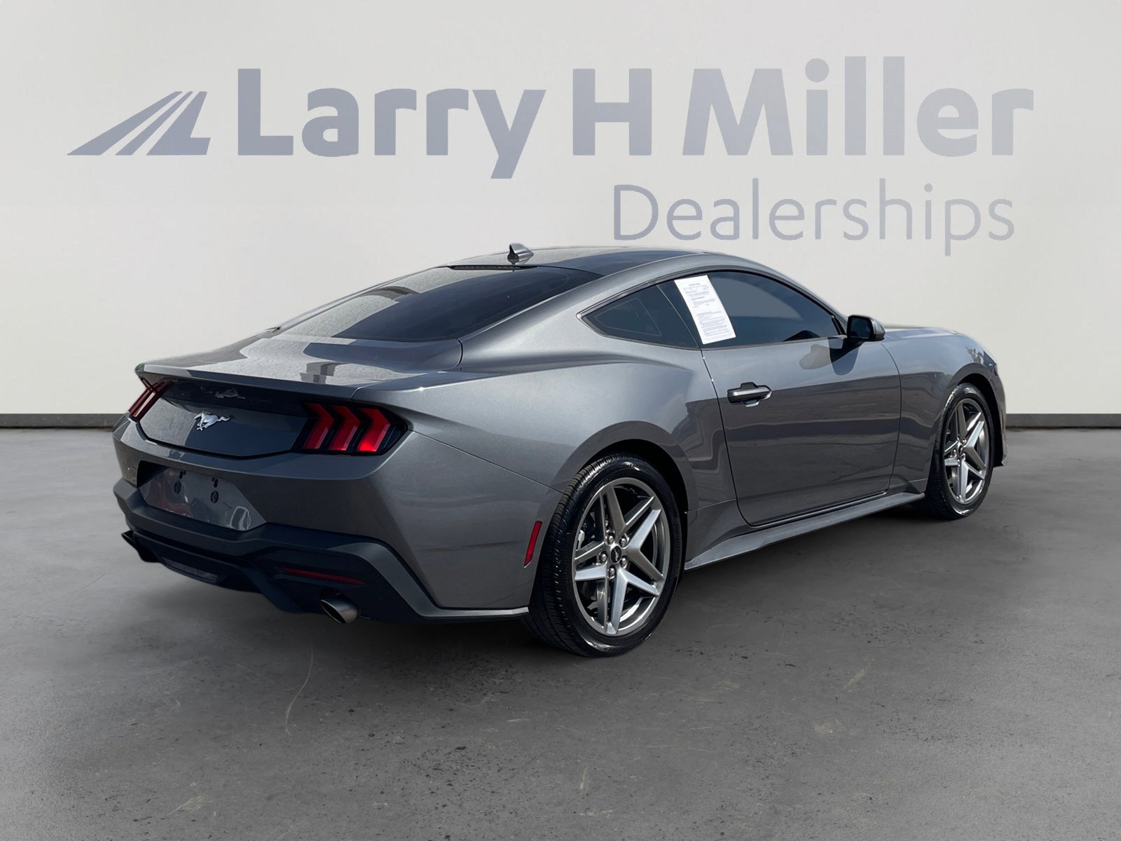 Certified 2025 Ford Mustang Coupe RWD image 5