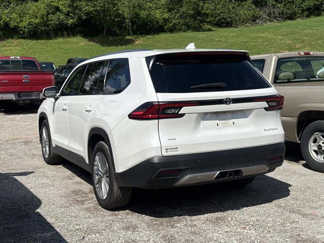 Used 2025 Toyota Grand Highlander AWD image 5