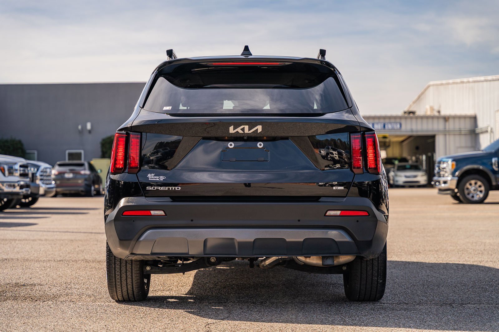 Used 2023 Kia Sorento X-Line EX image 4