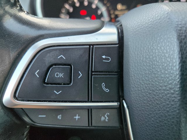Used 2021 Toyota Highlander XLE FWD image 15