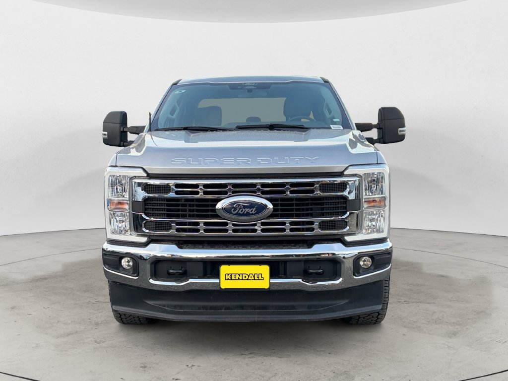 Certified 2024 Ford F250 4x4 Crew Cab Super Duty image 2