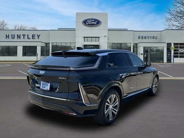 Used 2024 Cadillac Lyriq Luxury AWD/4WD image 4