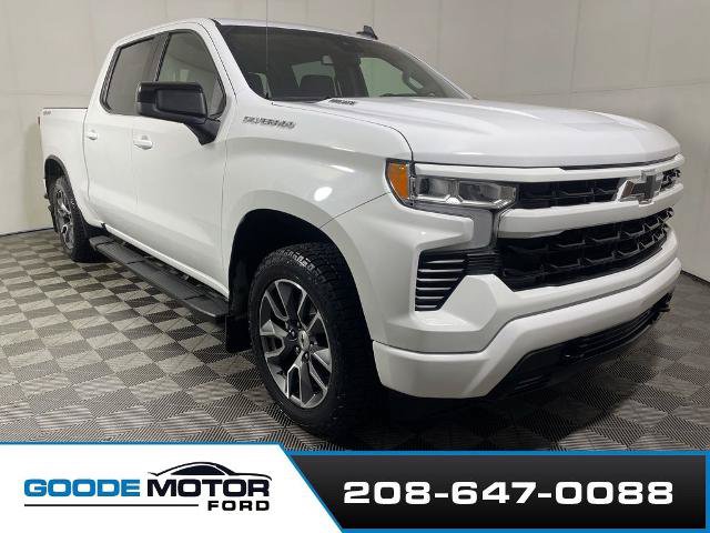 Used 2022 Chevrolet Silverado 1500 RST w/ Convenience Package II AWD/4WD image 2