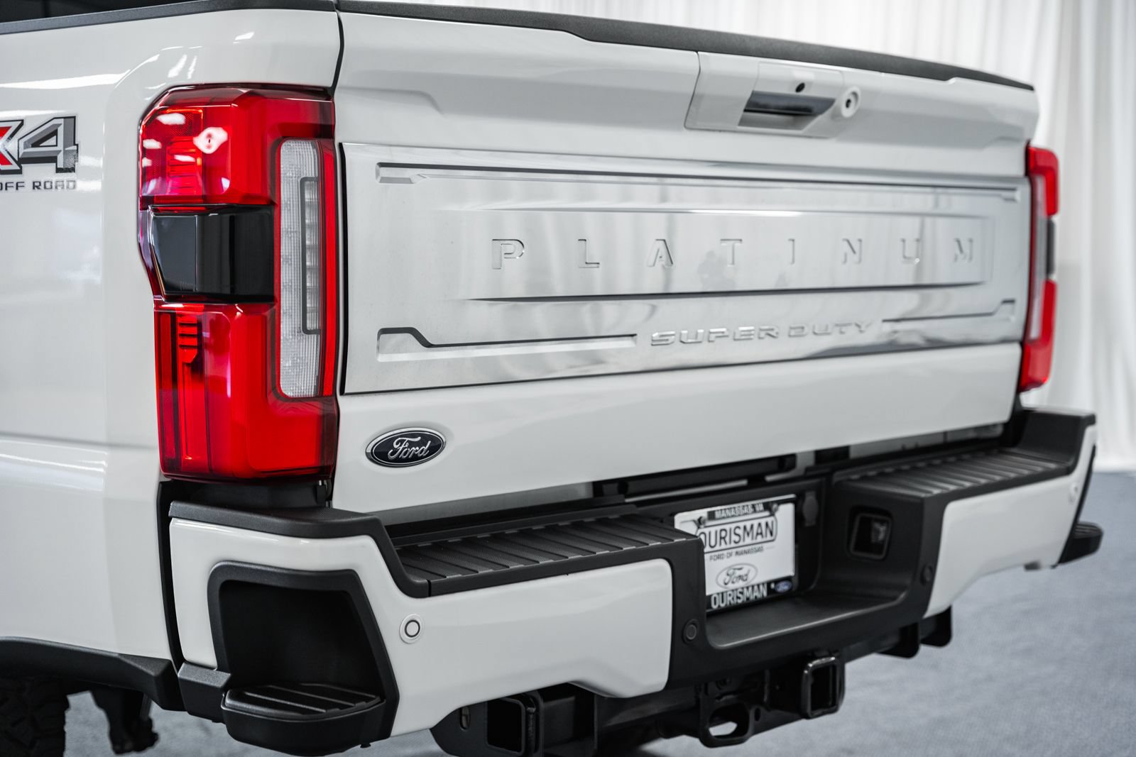 Certified 2024 Ford F250 Platinum AWD/4WD image 6