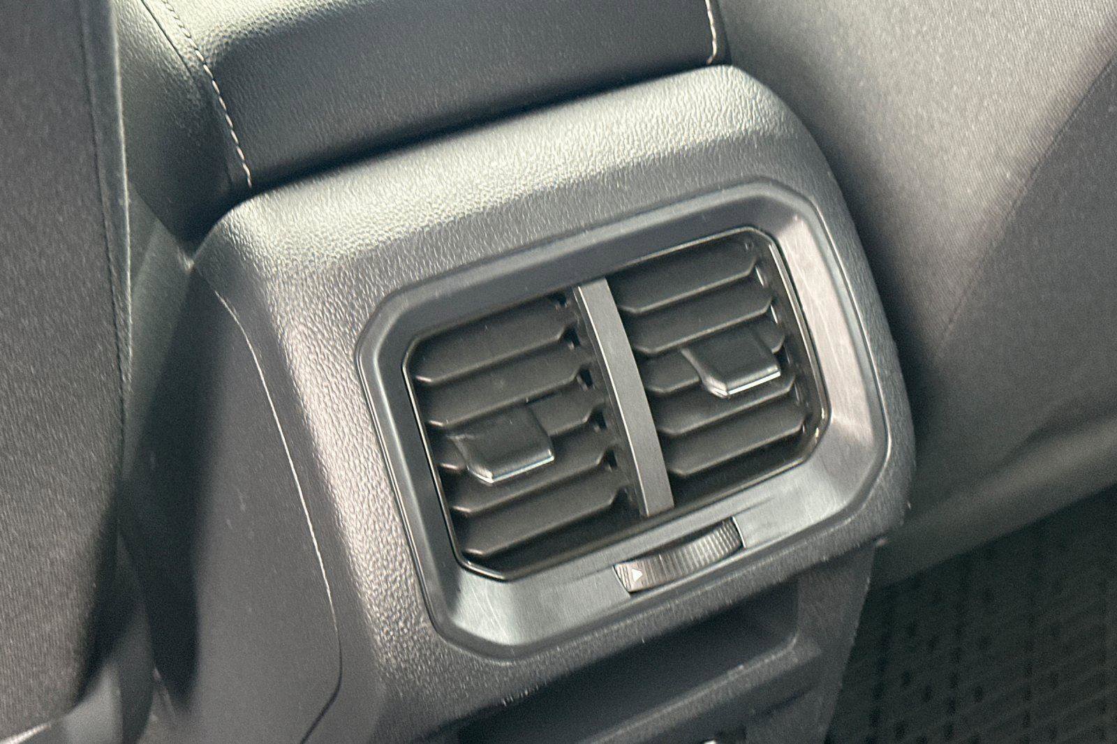 Used 2022 Volkswagen Tiguan S image 13