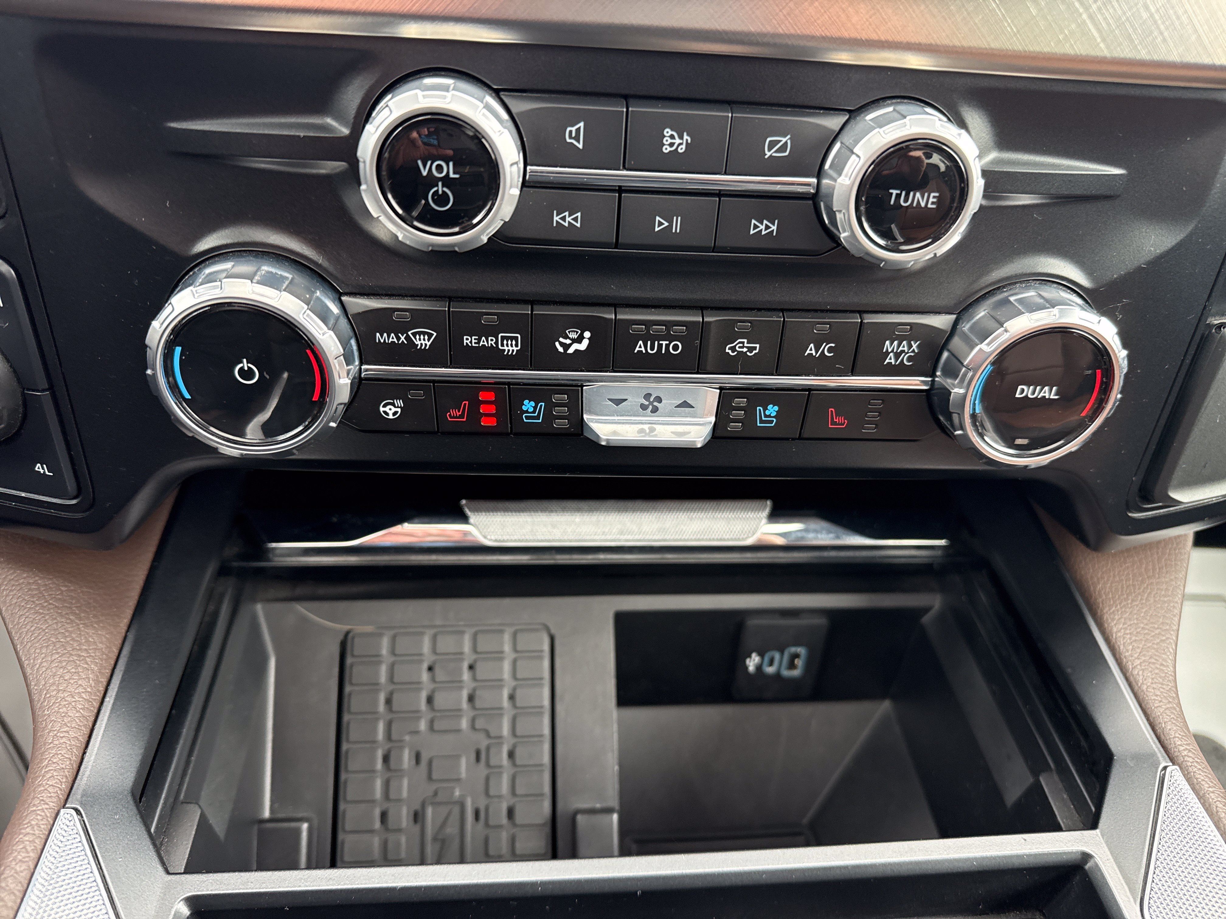 Certified 2024 Ford F350 King Ranch AWD/4WD image 33