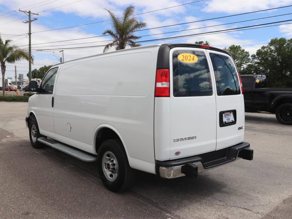 Used 2024 GMC Savana 2500 w/ Driver Convenience Package image 3