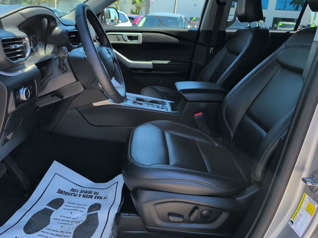 Certified 2023 Ford Explorer XLT w/ Equipment Group 202A image 9