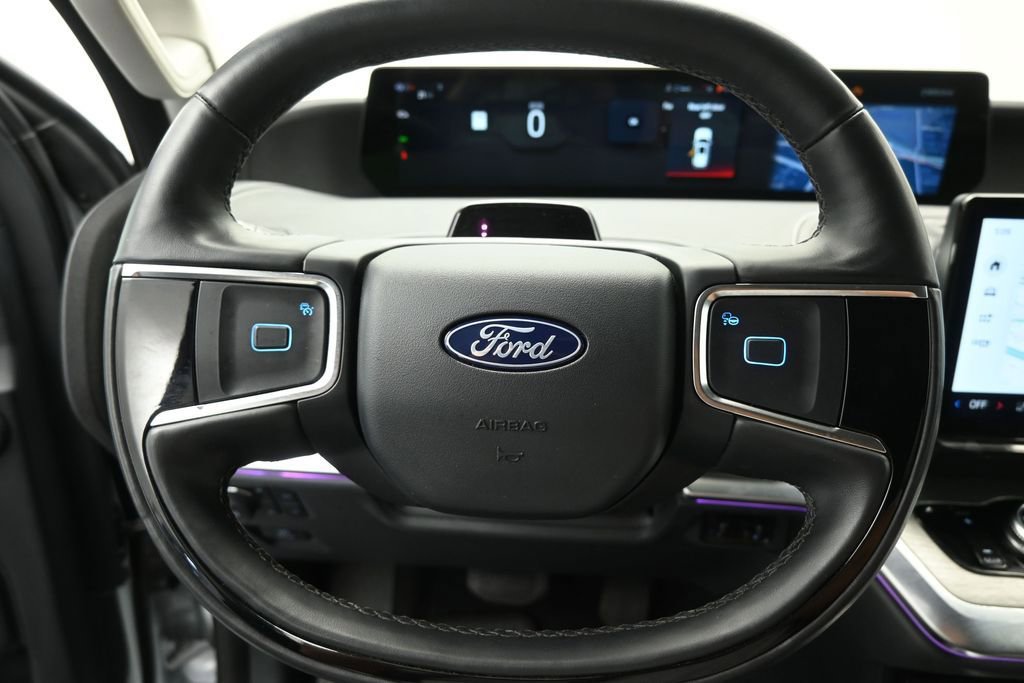 Certified 2025 Ford Expedition Platinum AWD/4WD image 11