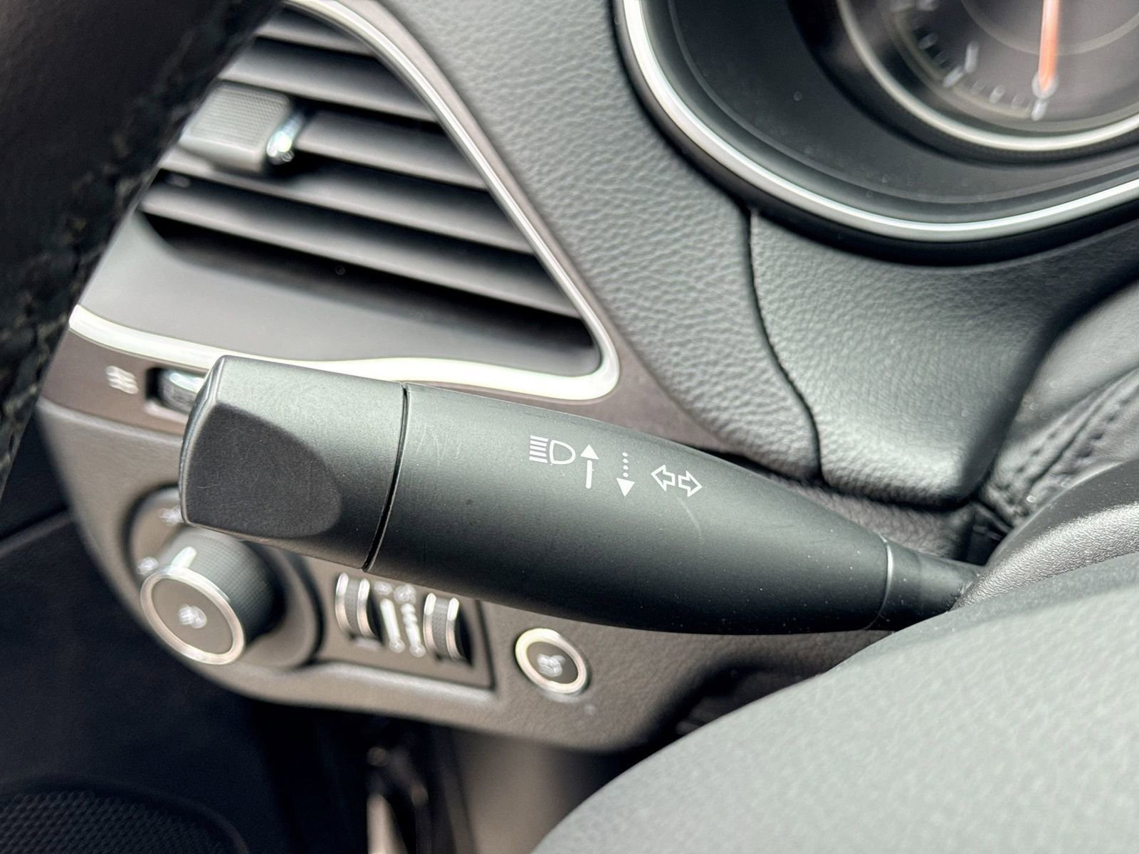 Used 2022 Jeep Cherokee Trailhawk w/ Trailhawk Elite Value Package image 28