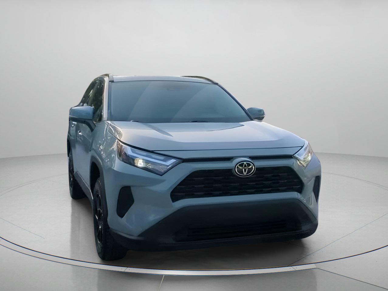 Used 2022 Toyota RAV4 XLE w/ Convenience Package FWD image 5