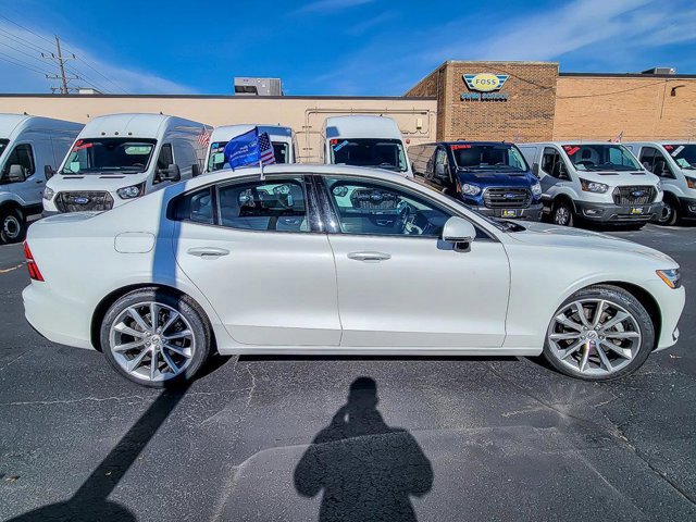 Used 2021 Volvo S60 T5 Momentum image 7