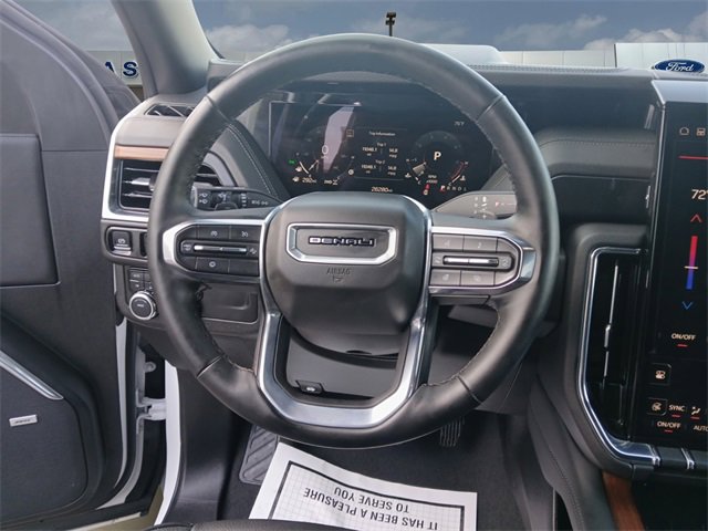 Used 2025 GMC Yukon XL Denali image 12