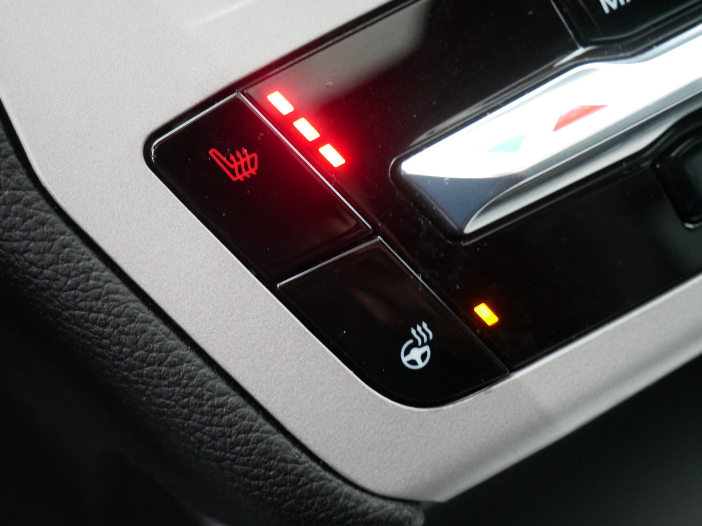 Certified 2024 Ford Explorer XLT w/ Equipment Group 202A image 30