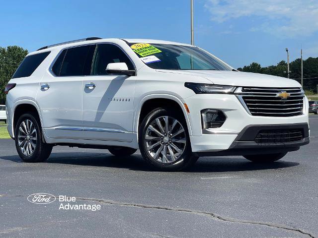 Used 2023 Chevrolet Traverse Premier FWD image 2