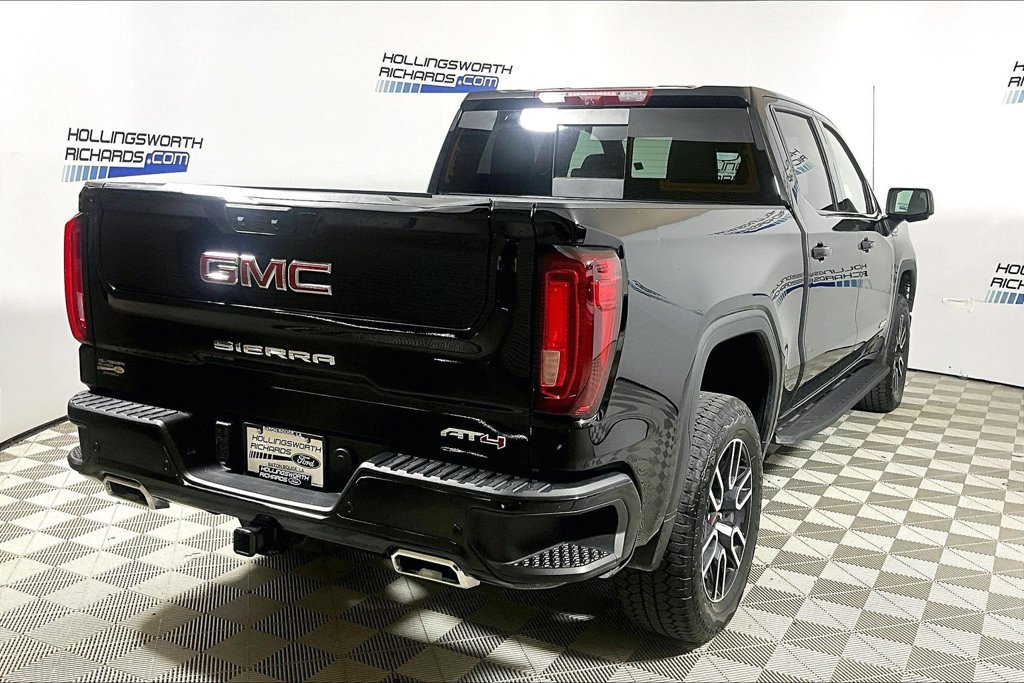 Used 2025 GMC Sierra 1500 AT4 w/ AT4 Premium Package AWD/4WD image 9