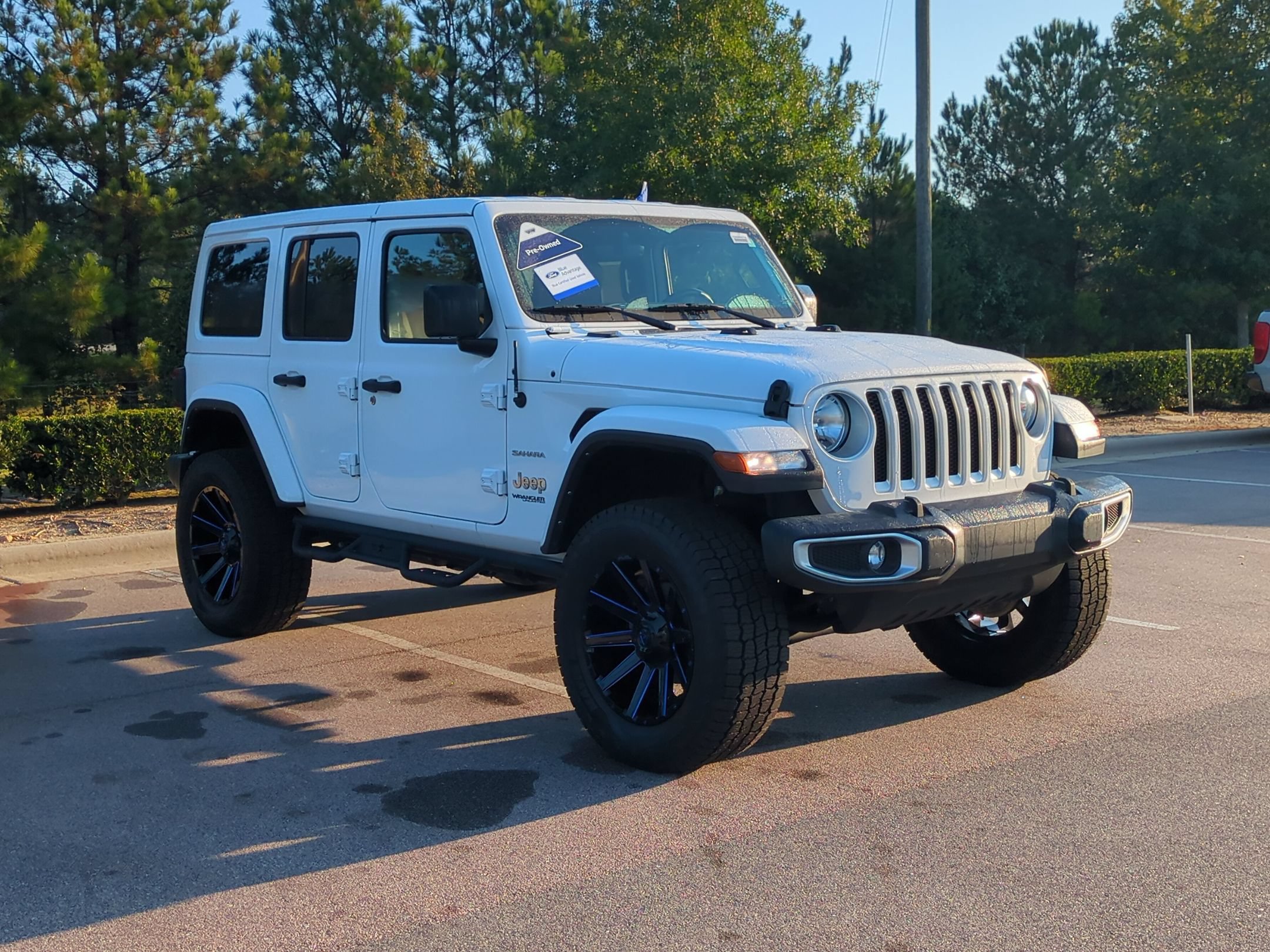 Used 2021 Jeep Wrangler Unlimited Sahara AWD/4WD image 2